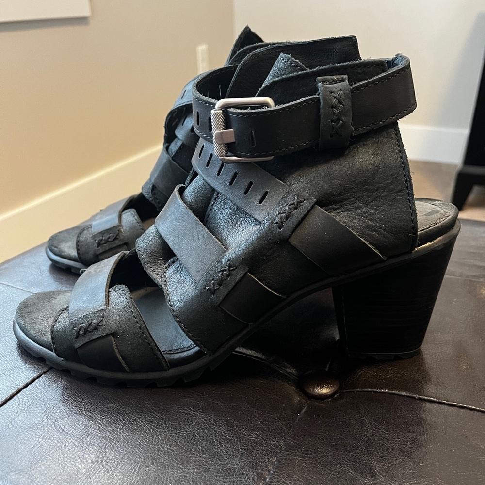 SOREL size 10 never worn